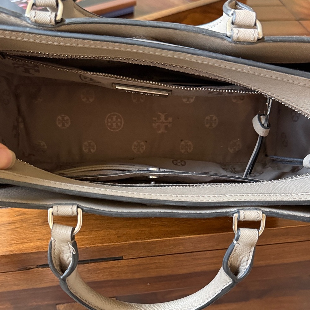 Tory Burch Gray Handbag and Wallet Set with dust bag - Picture 2 of 13